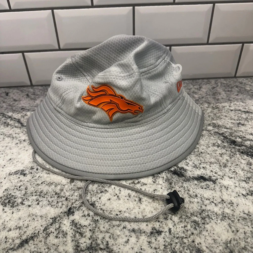 New Era Mens S/M Bucket Hat Grey Denver Broncos NFL Equipment Training Sideline